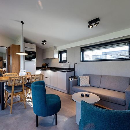 Luxury Docklodge On The Water Delfstrahuizen Exterior foto
