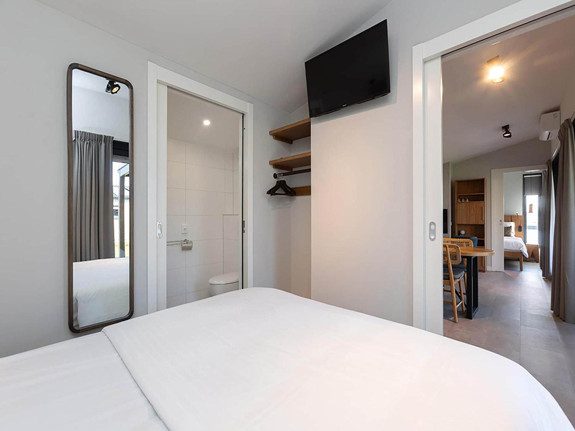 Luxury Docklodge On The Water Delfstrahuizen Exterior foto